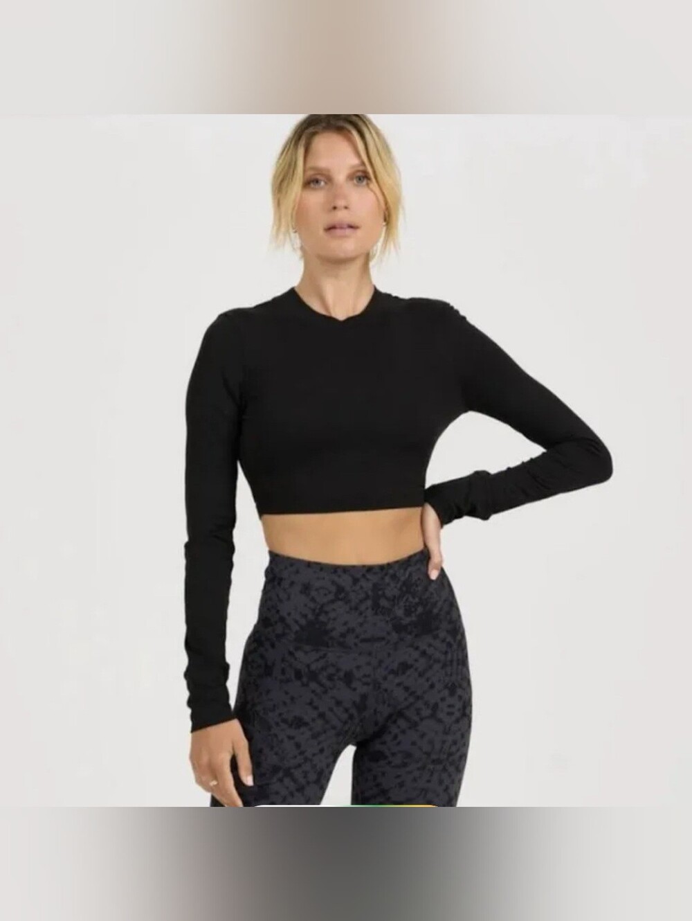 Vuori Black Lux Performance Crop Tee L